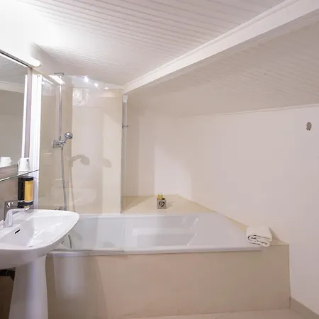 Hotel Le Fangassier 2*